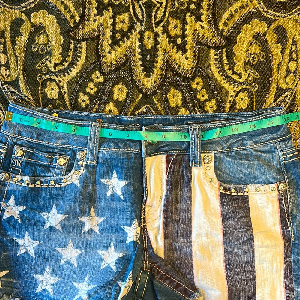 Miss Me NWOT 30 Stars & stripes Blue Jeans shorts with Distressed Vintage Look - Picture 12 of 15